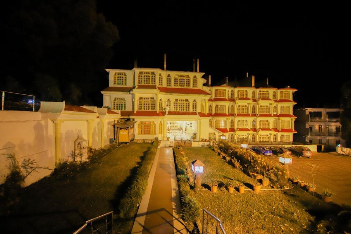 דרמסאלה Royal Palace Resort Bhagsunag מראה חיצוני תמונה